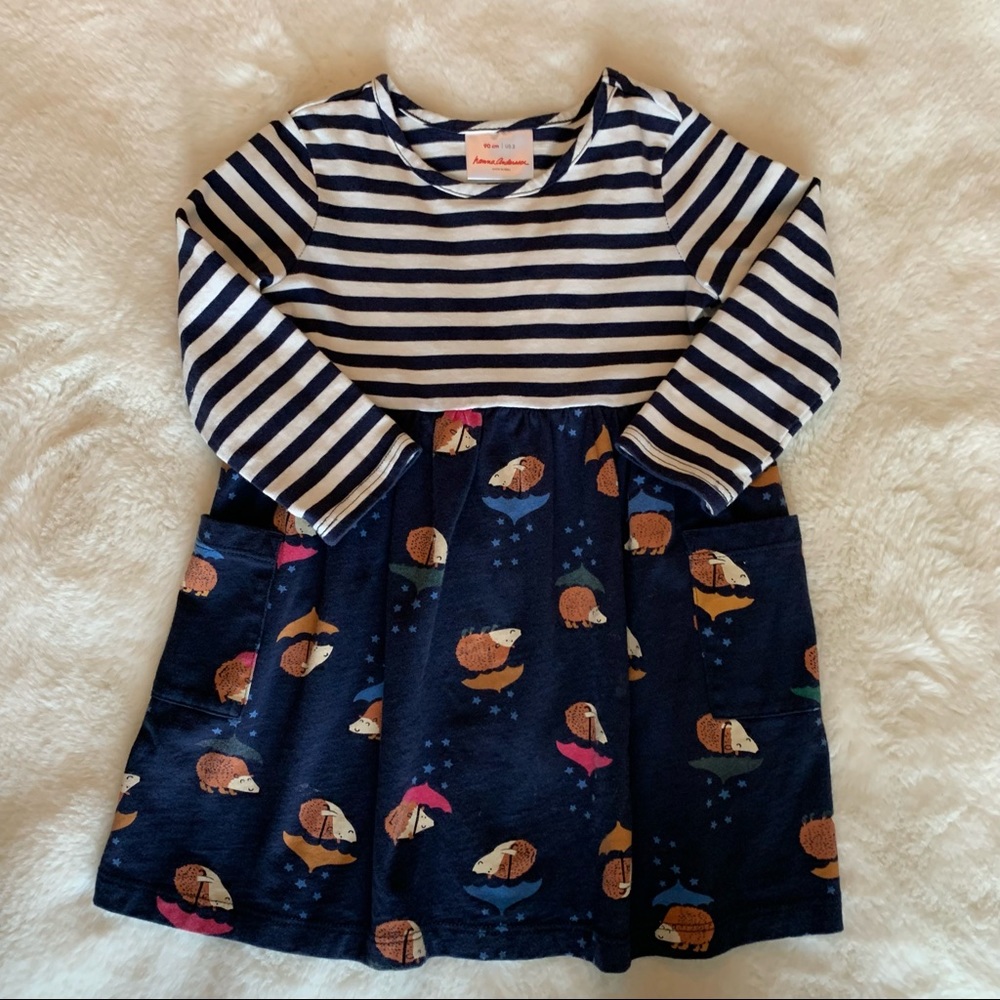 Excellent condition hedgehog pocket dress - Size 3 or 90